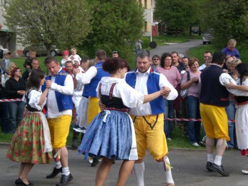 05&frasl;10 staročeské máje
